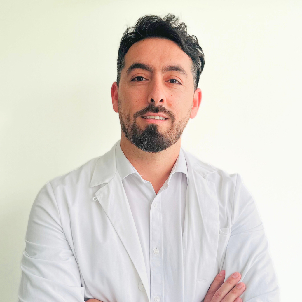 Dr. Iván Avilés - Médico General